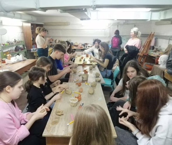 ВИХОВАНЦІ ПАЛАЦУ ДІТЕЙ ТА ЮНАЦТВА ЗАВІТАЛИ ДО СФКМІК